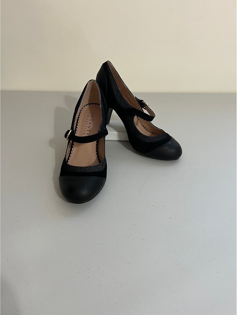 Journee Women's Siri Mary Jane Pump Shoes (Black) - Size 8.0 M